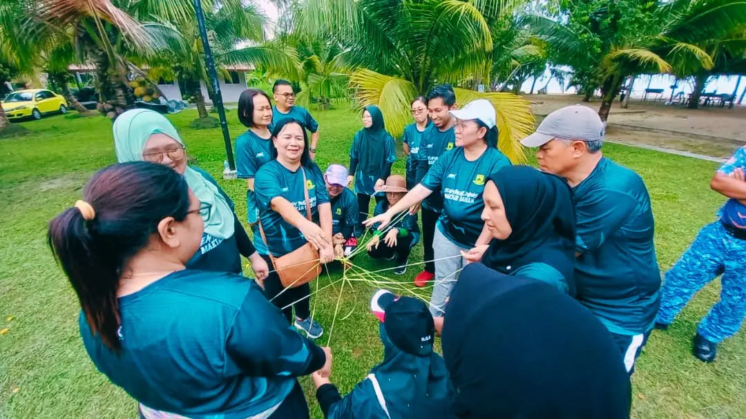 Kerjasama yang mengeratkan hubungan komuniti