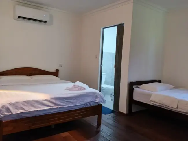 Gambar 7 daripada 11 - Queen/Single Bed Chalet